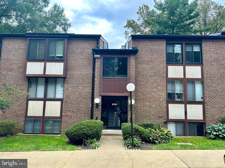 9715 KINGS CROWN CT #202, FAIRFAX, Virginia 22031, 2 Bedrooms Bedrooms, ,2 BathroomsBathrooms,Residential,For sale,9715 KINGS CROWN CT #202,VAFX2267114 MLS # VAFX2267114