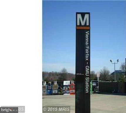 9715 KINGS CROWN CT #202, FAIRFAX, Virginia 22031, 2 Bedrooms Bedrooms, ,2 BathroomsBathrooms,Residential,For sale,9715 KINGS CROWN CT #202,VAFX2267114 MLS # VAFX2267114 9715 KINGS CROWN CT #202, FAIRFAX, Virginia 22031, 2 Bedrooms Bedrooms, ,2 BathroomsBathrooms,Residential,For sale,9715 KINGS CROWN CT #202,VAFX2267114 MLS # VAFX2267114