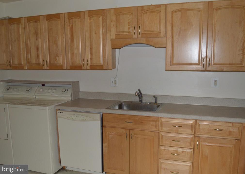 9715 KINGS CROWN CT #202, FAIRFAX, Virginia 22031, 2 Bedrooms Bedrooms, ,2 BathroomsBathrooms,Residential,For sale,9715 KINGS CROWN CT #202,VAFX2267114 MLS # VAFX2267114 9715 KINGS CROWN CT #202, FAIRFAX, Virginia 22031, 2 Bedrooms Bedrooms, ,2 BathroomsBathrooms,Residential,For sale,9715 KINGS CROWN CT #202,VAFX2267114 MLS # VAFX2267114