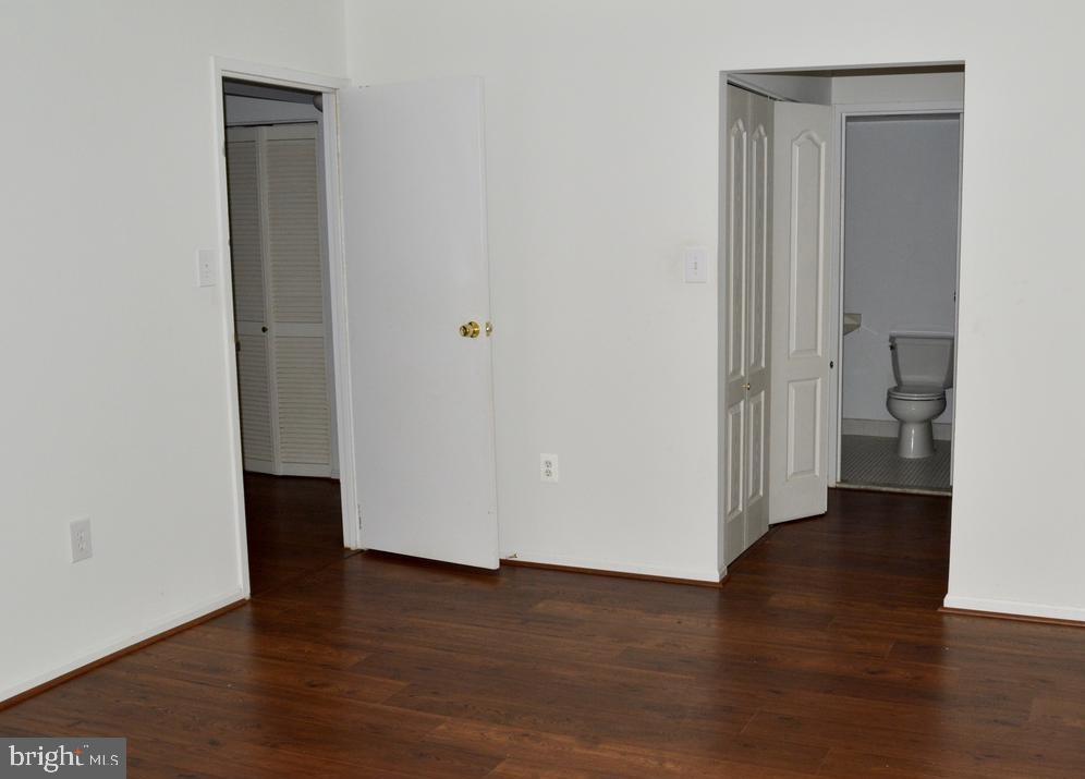 9715 KINGS CROWN CT #202, FAIRFAX, Virginia 22031, 2 Bedrooms Bedrooms, ,2 BathroomsBathrooms,Residential,For sale,9715 KINGS CROWN CT #202,VAFX2267114 MLS # VAFX2267114 9715 KINGS CROWN CT #202, FAIRFAX, Virginia 22031, 2 Bedrooms Bedrooms, ,2 BathroomsBathrooms,Residential,For sale,9715 KINGS CROWN CT #202,VAFX2267114 MLS # VAFX2267114