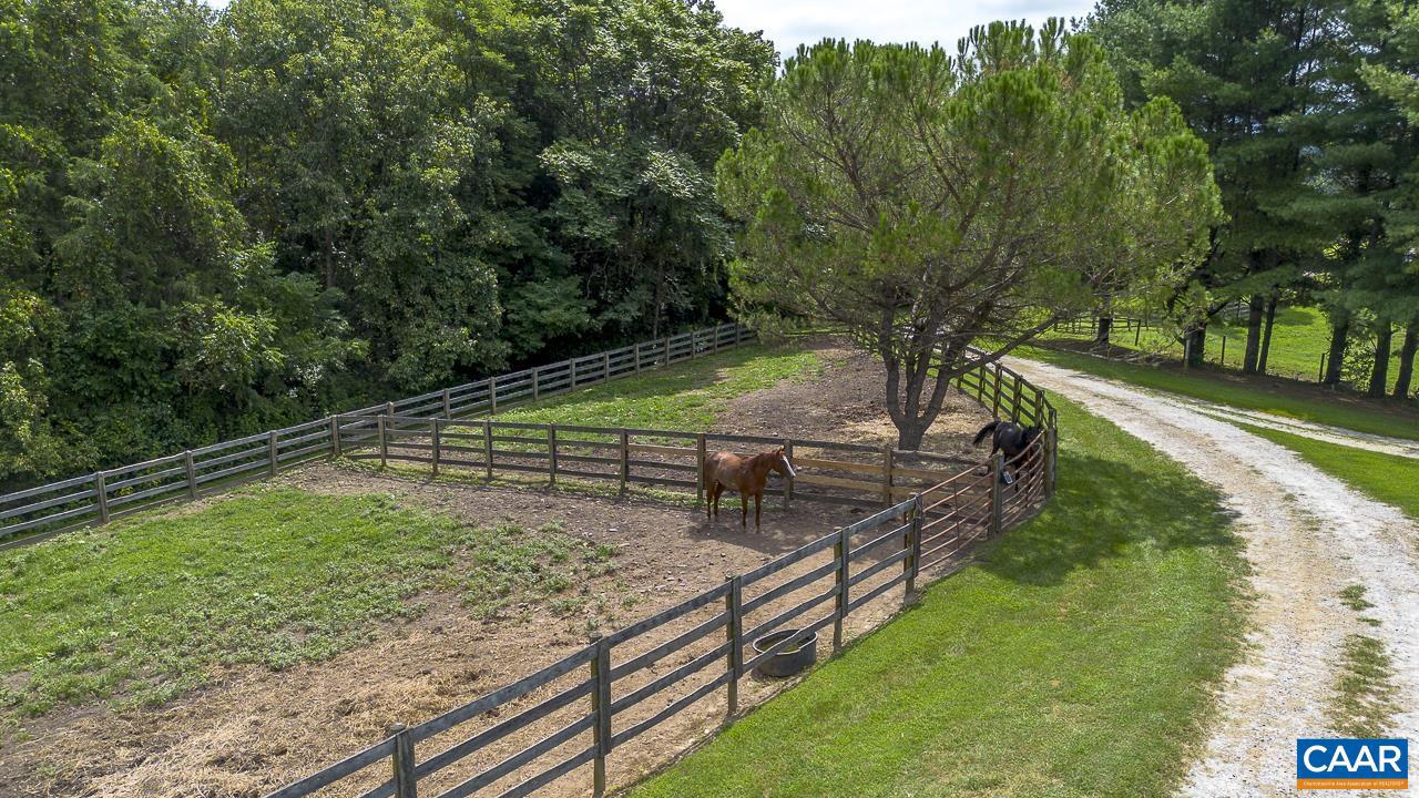 9195 SPRINGWOOD RD, BUCHANAN, Virginia 24066, 2 Bedrooms Bedrooms, ,1 BathroomBathrooms,Residential,For sale,9195 SPRINGWOOD RD,668924 MLS # 668924
