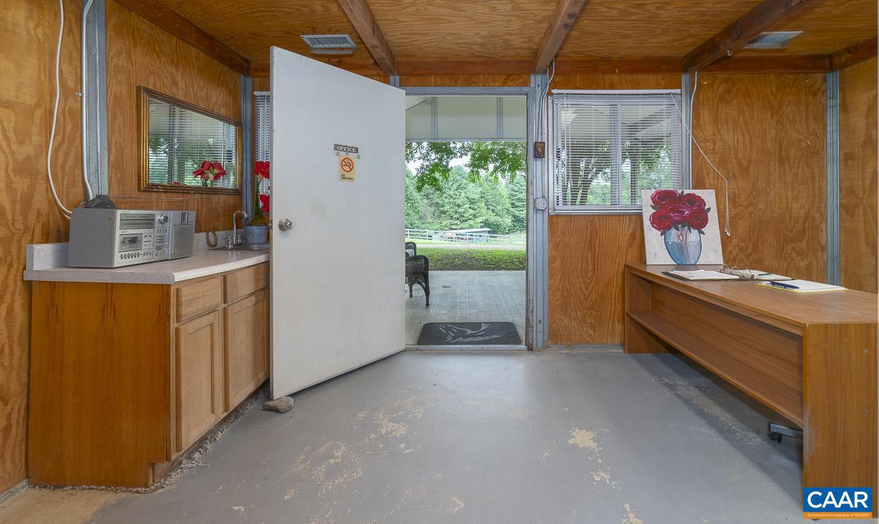 9195 SPRINGWOOD RD, BUCHANAN, Virginia 24066, 2 Bedrooms Bedrooms, ,1 BathroomBathrooms,Residential,For sale,9195 SPRINGWOOD RD,668924 MLS # 668924