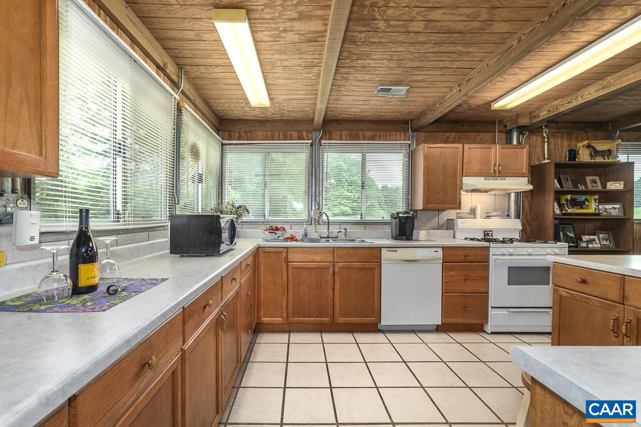 9195 SPRINGWOOD RD, BUCHANAN, Virginia 24066, 2 Bedrooms Bedrooms, ,1 BathroomBathrooms,Residential,For sale,9195 SPRINGWOOD RD,668924 MLS # 668924