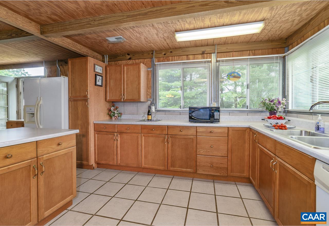 9195 SPRINGWOOD RD, BUCHANAN, Virginia 24066, 2 Bedrooms Bedrooms, ,1 BathroomBathrooms,Residential,For sale,9195 SPRINGWOOD RD,668924 MLS # 668924