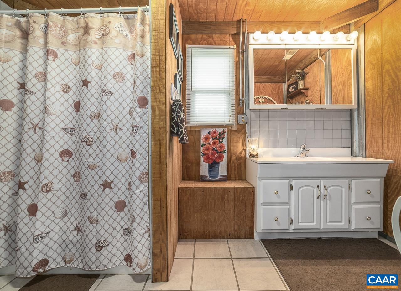 9195 SPRINGWOOD RD, BUCHANAN, Virginia 24066, 2 Bedrooms Bedrooms, ,1 BathroomBathrooms,Residential,For sale,9195 SPRINGWOOD RD,668924 MLS # 668924