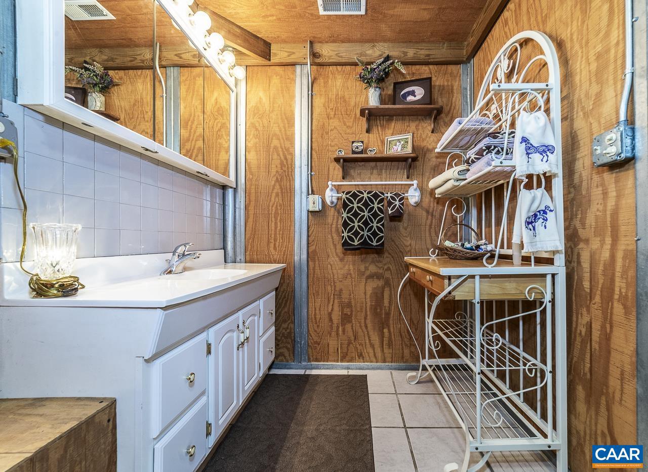 9195 SPRINGWOOD RD, BUCHANAN, Virginia 24066, 2 Bedrooms Bedrooms, ,1 BathroomBathrooms,Residential,For sale,9195 SPRINGWOOD RD,668924 MLS # 668924