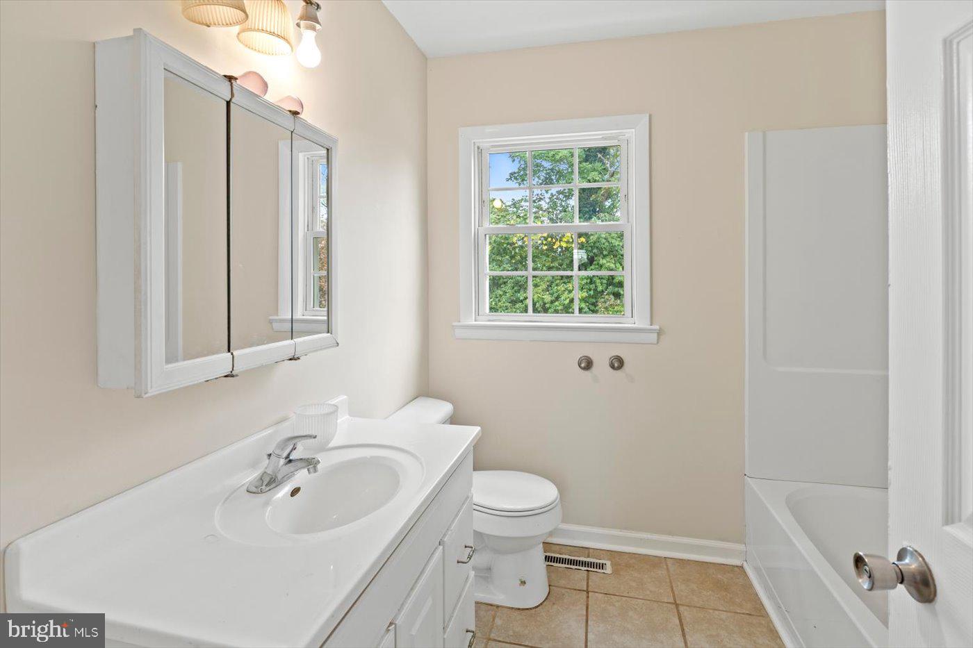 391 PIEDMONT ST, ORANGE, Virginia 22960, 3 Bedrooms Bedrooms, ,1 BathroomBathrooms,Residential,For sale,391 PIEDMONT ST,VAOR2012268 MLS # VAOR2012268