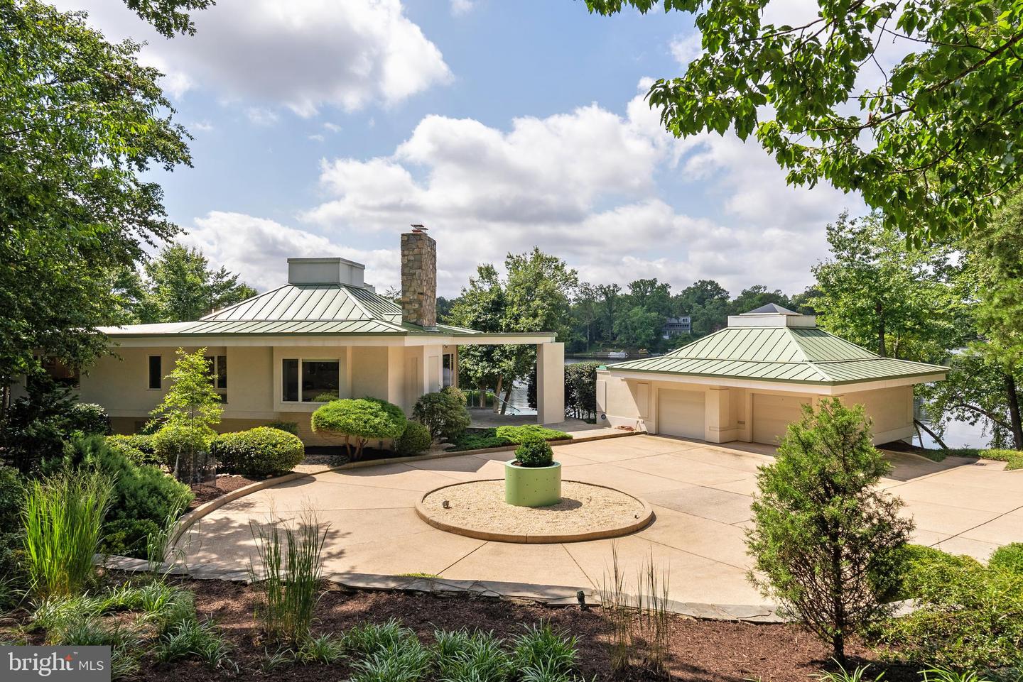 6106 BEACHWAY DR, FALLS CHURCH, Virginia 22041, 3 Bedrooms Bedrooms, ,3 BathroomsBathrooms,Residential,For sale,6106 BEACHWAY DR,VAFX2267146 MLS # VAFX2267146