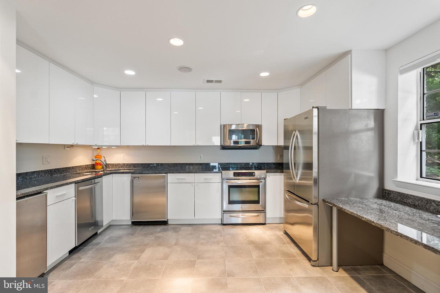 6106 BEACHWAY DR, FALLS CHURCH, Virginia 22041, 3 Bedrooms Bedrooms, ,3 BathroomsBathrooms,Residential,For sale,6106 BEACHWAY DR,VAFX2267146 MLS # VAFX2267146