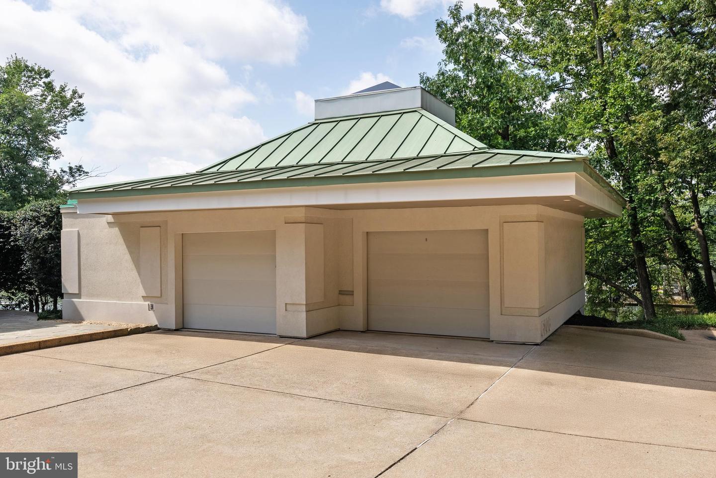 6106 BEACHWAY DR, FALLS CHURCH, Virginia 22041, 3 Bedrooms Bedrooms, ,3 BathroomsBathrooms,Residential,For sale,6106 BEACHWAY DR,VAFX2267146 MLS # VAFX2267146