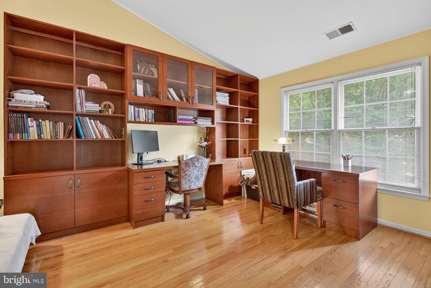1316 PARK GARDEN LN, RESTON, Virginia 20194, 3 Bedrooms Bedrooms, 14 Rooms Rooms,3 BathroomsBathrooms,Residential,For sale,1316 PARK GARDEN LN,VAFX2267154 MLS # VAFX2267154