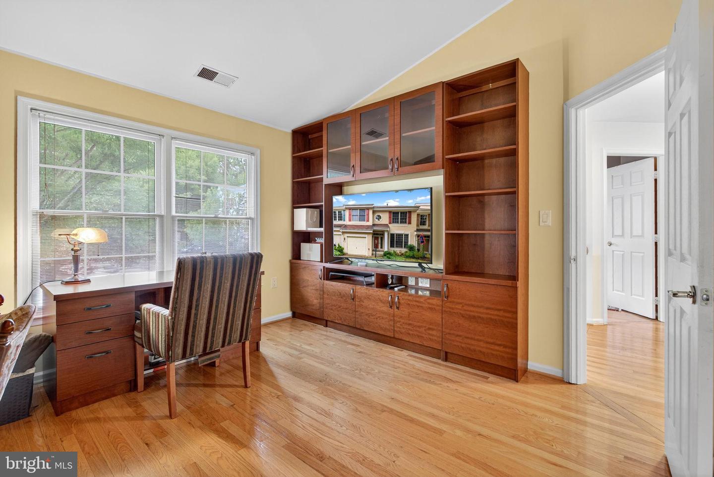 1316 PARK GARDEN LN, RESTON, Virginia 20194, 3 Bedrooms Bedrooms, 14 Rooms Rooms,3 BathroomsBathrooms,Residential,For sale,1316 PARK GARDEN LN,VAFX2267154 MLS # VAFX2267154