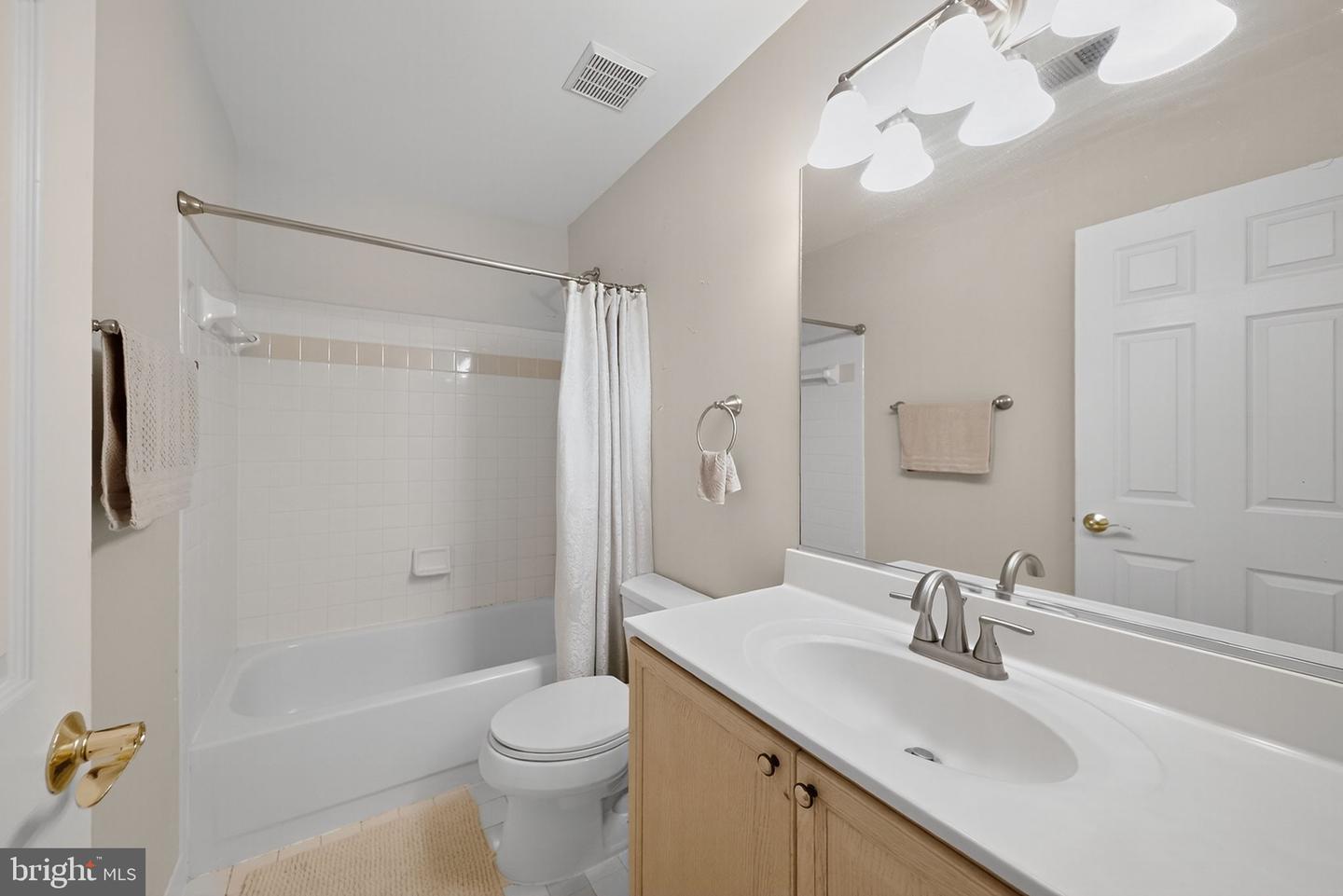 1316 PARK GARDEN LN, RESTON, Virginia 20194, 3 Bedrooms Bedrooms, 14 Rooms Rooms,3 BathroomsBathrooms,Residential,For sale,1316 PARK GARDEN LN,VAFX2267154 MLS # VAFX2267154