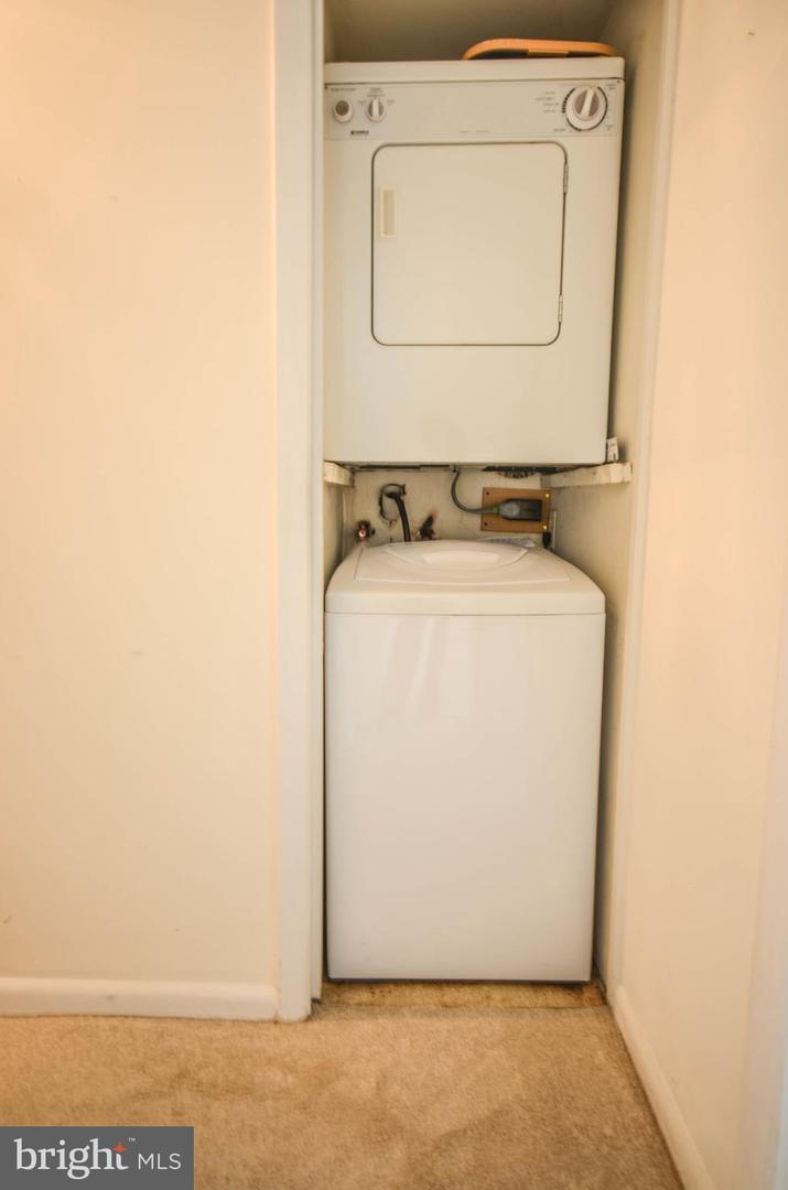 122 ROBERTS LN #400, ALEXANDRIA, Virginia 22314, 2 Bedrooms Bedrooms, ,2 BathroomsBathrooms,Residential,For sale,122 ROBERTS LN #400,VAAX2049634 MLS # VAAX2049634