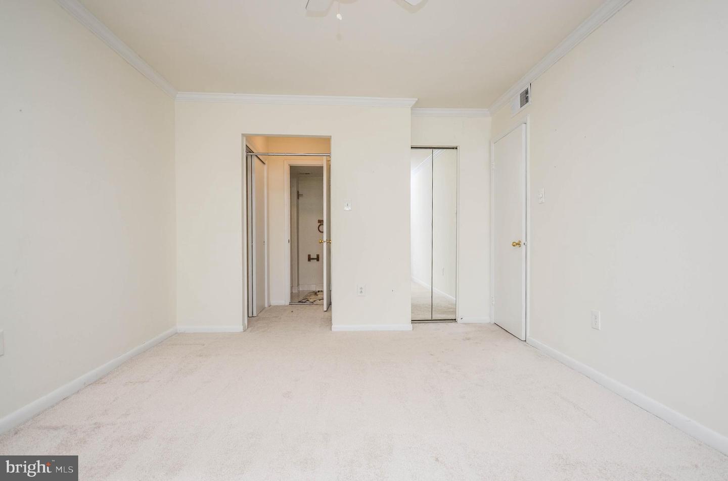 122 ROBERTS LN #400, ALEXANDRIA, Virginia 22314, 2 Bedrooms Bedrooms, ,2 BathroomsBathrooms,Residential,For sale,122 ROBERTS LN #400,VAAX2049634 MLS # VAAX2049634