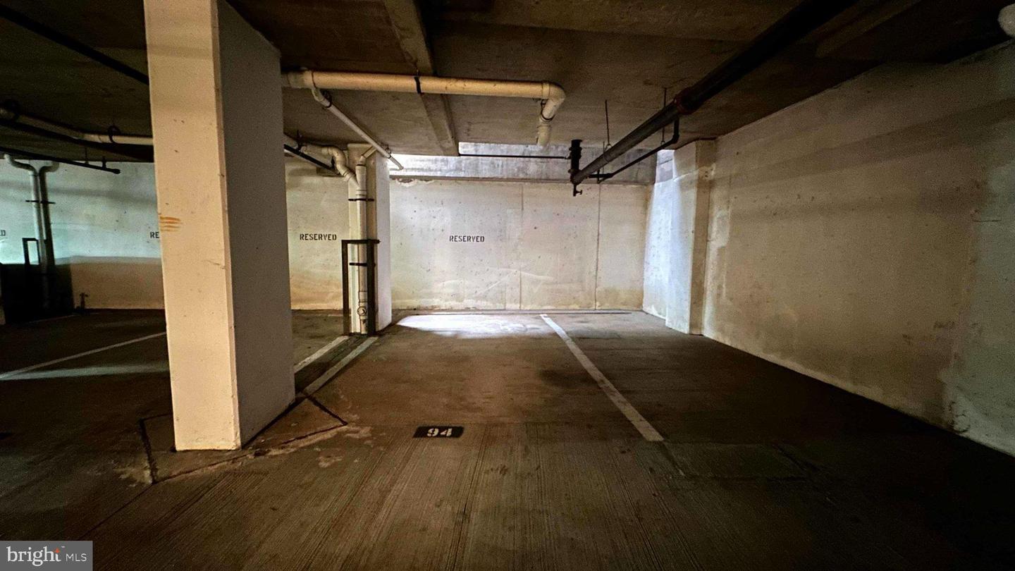 181 E REED AVE #204, ALEXANDRIA, Virginia 22305, 2 Bedrooms Bedrooms, 4 Rooms Rooms,2 BathroomsBathrooms,Residential,For sale,181 E REED AVE #204,VAAX2049640 MLS # VAAX2049640