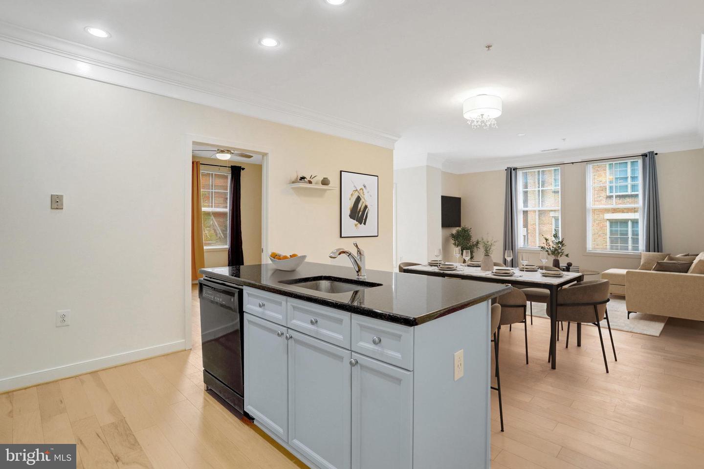 181 E REED AVE #204, ALEXANDRIA, Virginia 22305, 2 Bedrooms Bedrooms, 4 Rooms Rooms,2 BathroomsBathrooms,Residential,For sale,181 E REED AVE #204,VAAX2049640 MLS # VAAX2049640