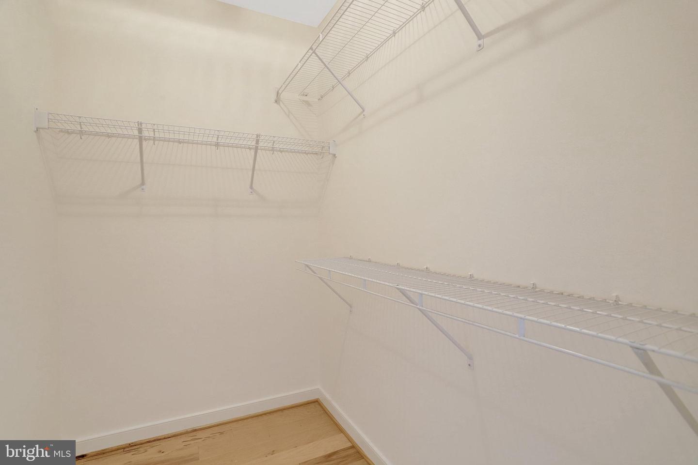 181 E REED AVE #204, ALEXANDRIA, Virginia 22305, 2 Bedrooms Bedrooms, 4 Rooms Rooms,2 BathroomsBathrooms,Residential,For sale,181 E REED AVE #204,VAAX2049640 MLS # VAAX2049640