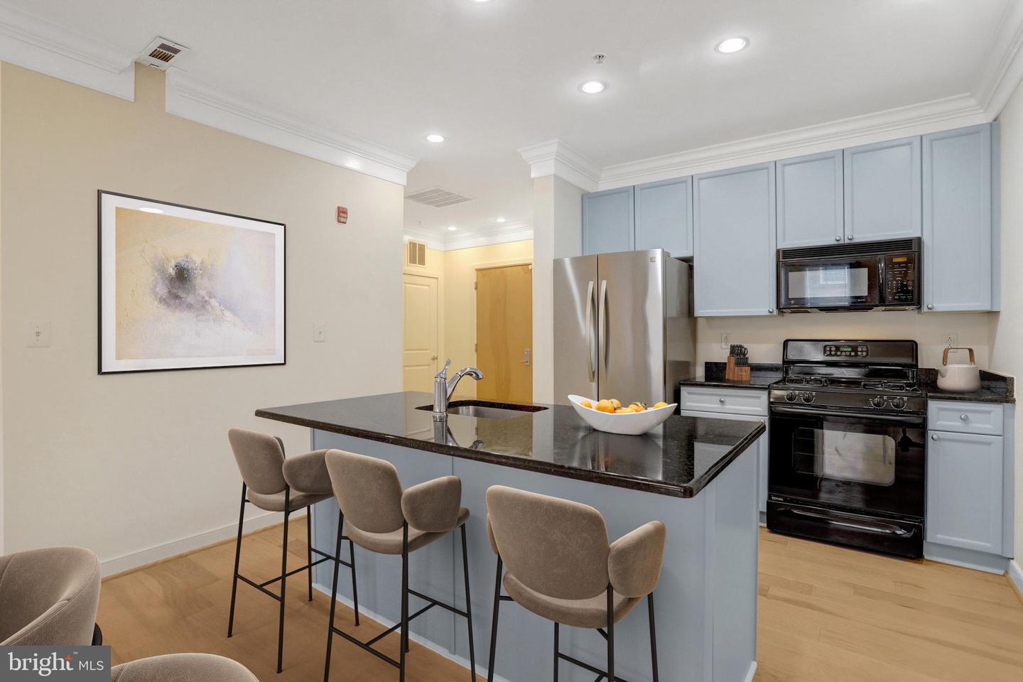181 E REED AVE #204, ALEXANDRIA, Virginia 22305, 2 Bedrooms Bedrooms, 4 Rooms Rooms,2 BathroomsBathrooms,Residential,For sale,181 E REED AVE #204,VAAX2049640 MLS # VAAX2049640