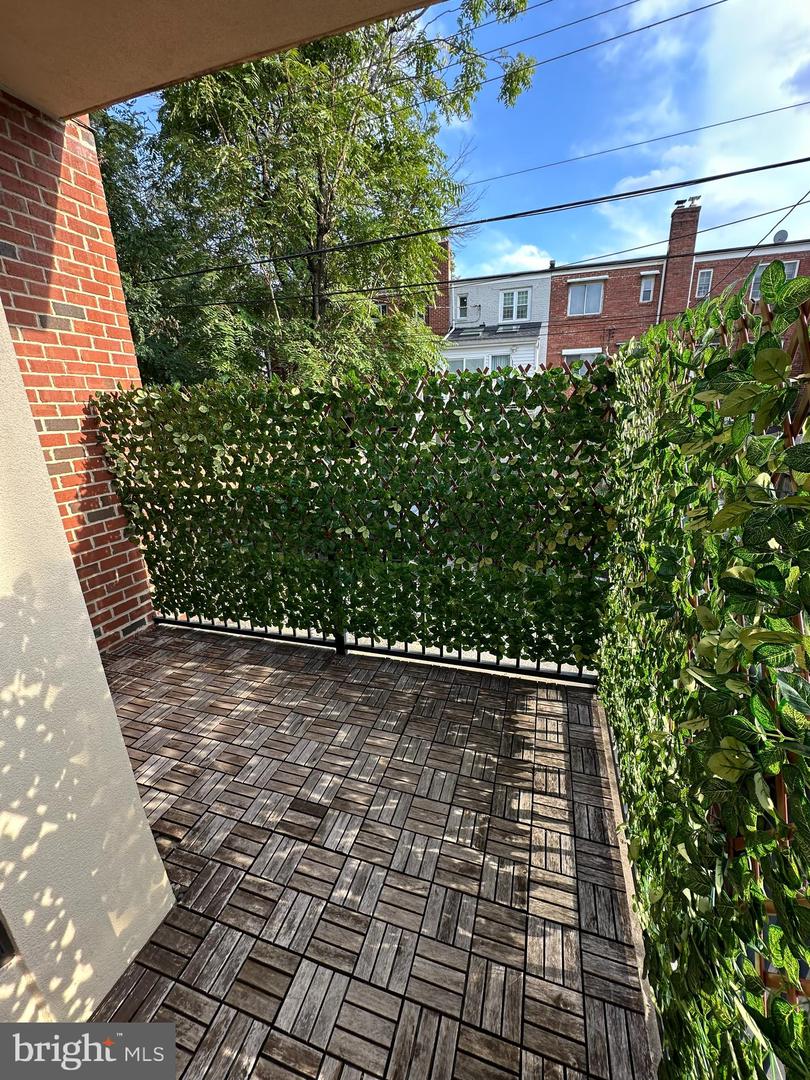 181 E REED AVE #204, ALEXANDRIA, Virginia 22305, 2 Bedrooms Bedrooms, 4 Rooms Rooms,2 BathroomsBathrooms,Residential,For sale,181 E REED AVE #204,VAAX2049640 MLS # VAAX2049640