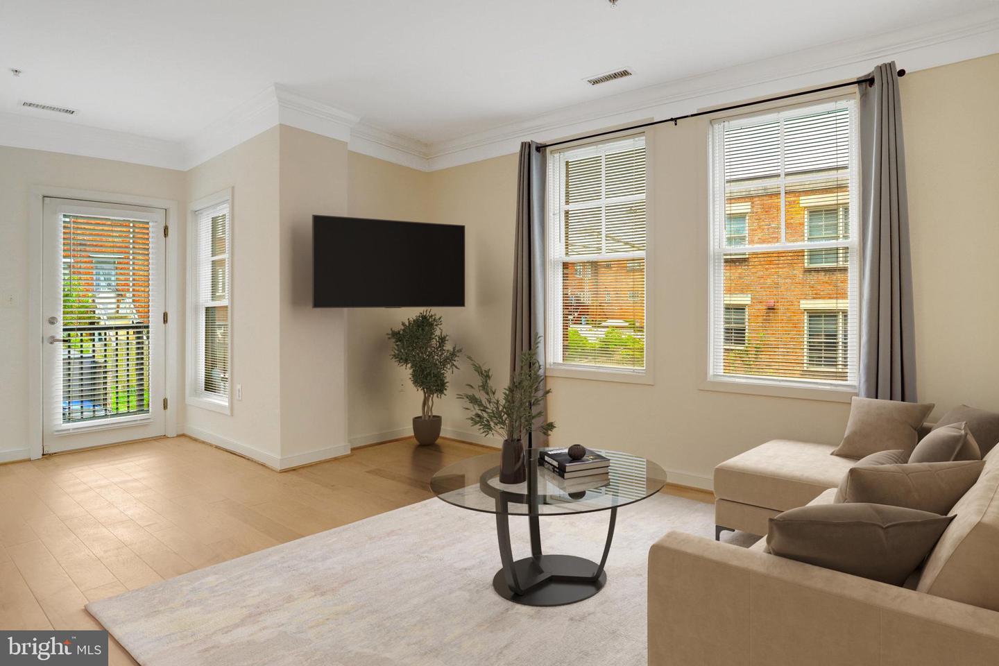 181 E REED AVE #204, ALEXANDRIA, Virginia 22305, 2 Bedrooms Bedrooms, 4 Rooms Rooms,2 BathroomsBathrooms,Residential,For sale,181 E REED AVE #204,VAAX2049640 MLS # VAAX2049640