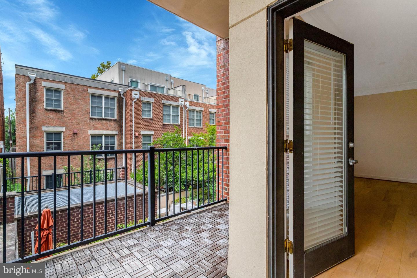 181 E REED AVE #204, ALEXANDRIA, Virginia 22305, 2 Bedrooms Bedrooms, 4 Rooms Rooms,2 BathroomsBathrooms,Residential,For sale,181 E REED AVE #204,VAAX2049640 MLS # VAAX2049640