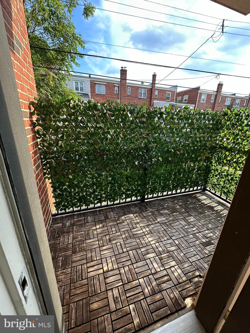 181 E REED AVE #204, ALEXANDRIA, Virginia 22305, 2 Bedrooms Bedrooms, 4 Rooms Rooms,2 BathroomsBathrooms,Residential,For sale,181 E REED AVE #204,VAAX2049640 MLS # VAAX2049640