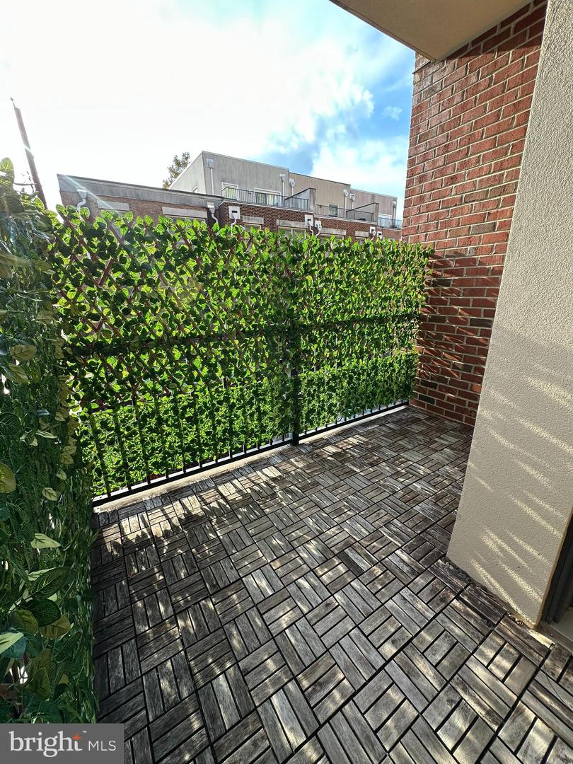 181 E REED AVE #204, ALEXANDRIA, Virginia 22305, 2 Bedrooms Bedrooms, 4 Rooms Rooms,2 BathroomsBathrooms,Residential,For sale,181 E REED AVE #204,VAAX2049640 MLS # VAAX2049640