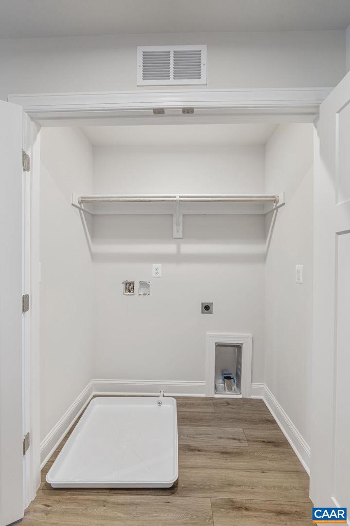 39A LINDLEY PL, CHARLOTTESVILLE, Virginia 22901, 3 Bedrooms Bedrooms, ,2 BathroomsBathrooms,Residential,For sale,39A LINDLEY PL,668949 MLS # 668949