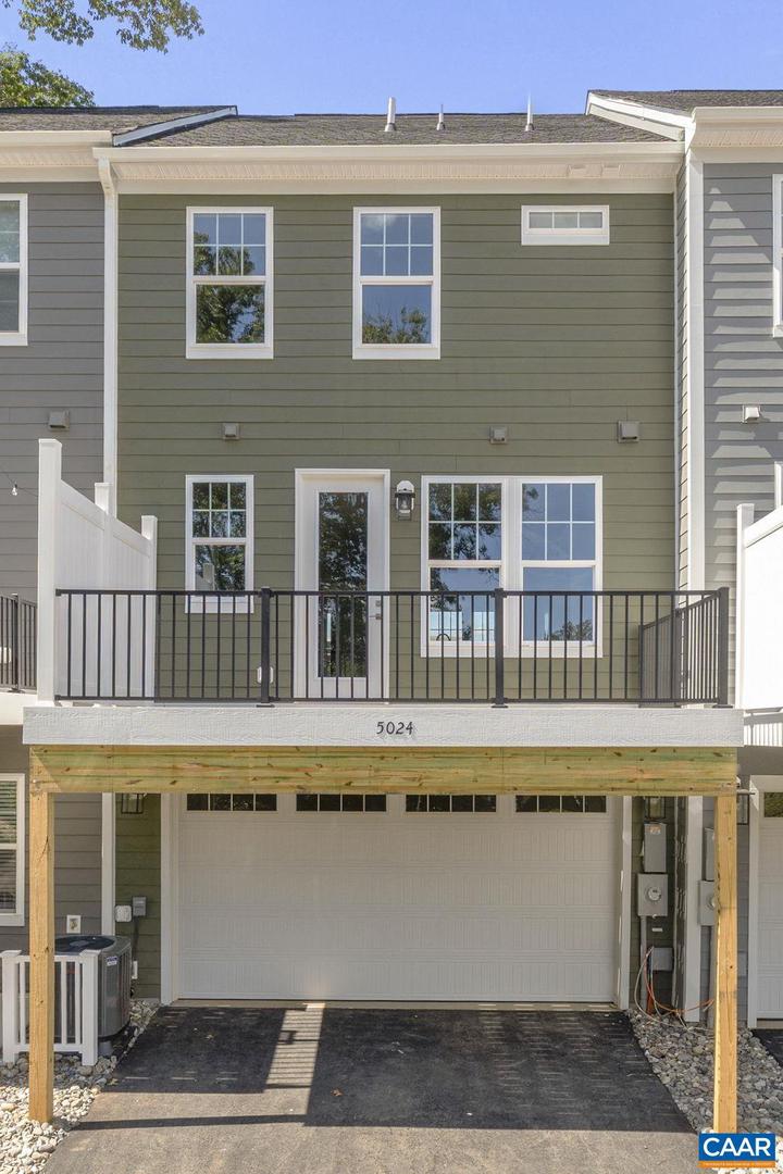 39A LINDLEY PL, CHARLOTTESVILLE, Virginia 22901, 3 Bedrooms Bedrooms, ,2 BathroomsBathrooms,Residential,For sale,39A LINDLEY PL,668949 MLS # 668949