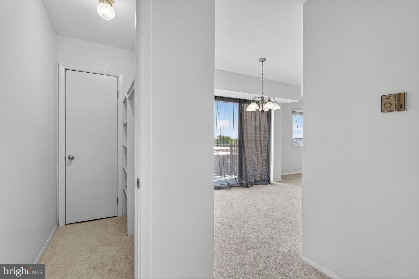 1602 RENATE DR #302, WOODBRIDGE, Virginia 22192, 1 Bedroom Bedrooms, 9 Rooms Rooms,1 BathroomBathrooms,Residential,For sale,1602 RENATE DR #302,VAPW2103994 MLS # VAPW2103994