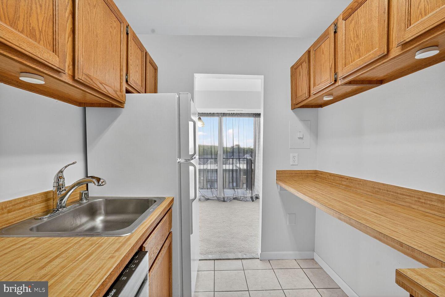 1602 RENATE DR #302, WOODBRIDGE, Virginia 22192, 1 Bedroom Bedrooms, 9 Rooms Rooms,1 BathroomBathrooms,Residential,For sale,1602 RENATE DR #302,VAPW2103994 MLS # VAPW2103994