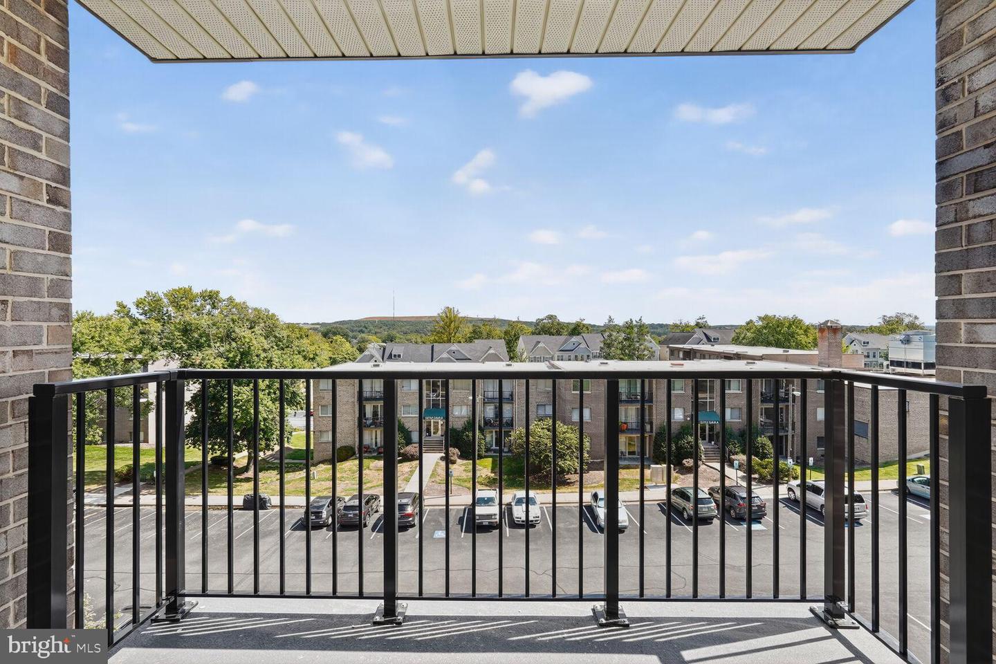 1602 RENATE DR #302, WOODBRIDGE, Virginia 22192, 1 Bedroom Bedrooms, 9 Rooms Rooms,1 BathroomBathrooms,Residential,For sale,1602 RENATE DR #302,VAPW2103994 MLS # VAPW2103994