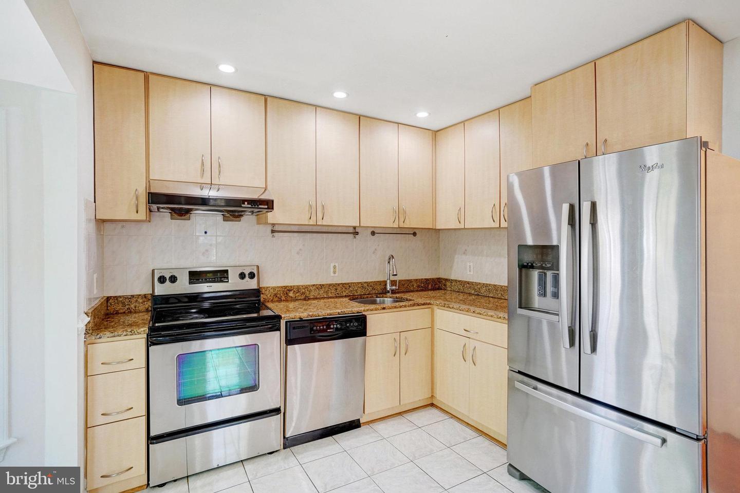 9239 SAND CREEK CT, BURKE, Virginia 22015, 3 Bedrooms Bedrooms, ,3 BathroomsBathrooms,Residential,For sale,9239 SAND CREEK CT,VAFX2267228 MLS # VAFX2267228