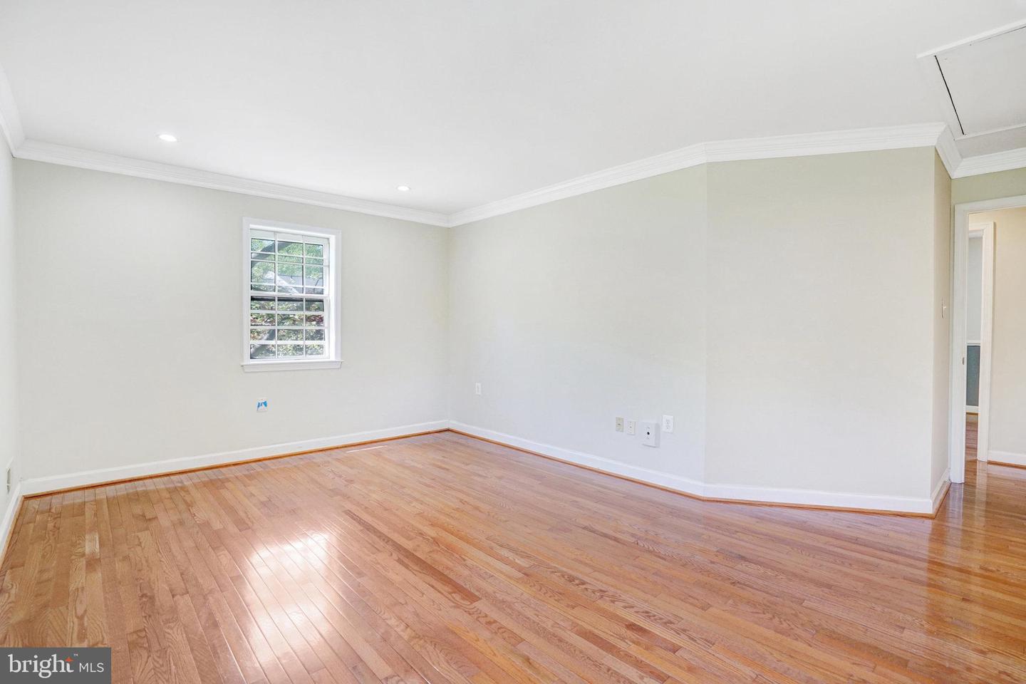 9239 SAND CREEK CT, BURKE, Virginia 22015, 3 Bedrooms Bedrooms, ,3 BathroomsBathrooms,Residential,For sale,9239 SAND CREEK CT,VAFX2267228 MLS # VAFX2267228