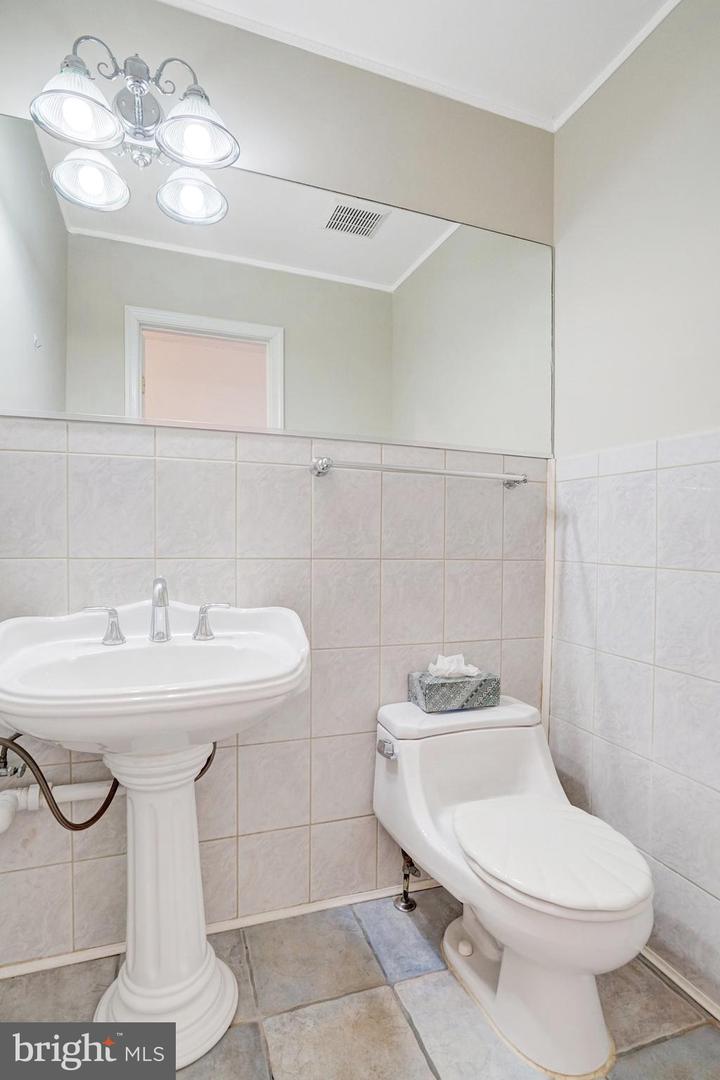 9239 SAND CREEK CT, BURKE, Virginia 22015, 3 Bedrooms Bedrooms, ,3 BathroomsBathrooms,Residential,For sale,9239 SAND CREEK CT,VAFX2267228 MLS # VAFX2267228