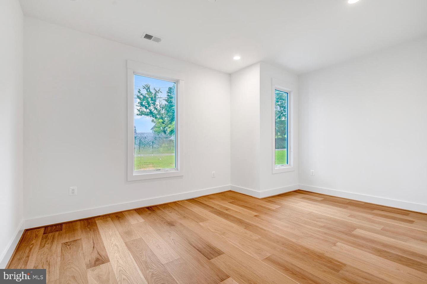 13711 JOYCE RD, WOODBRIDGE, Virginia 22191, 3 Bedrooms Bedrooms, ,3 BathroomsBathrooms,Residential,For sale,13711 JOYCE RD,VAPW2096042 MLS # VAPW2096042