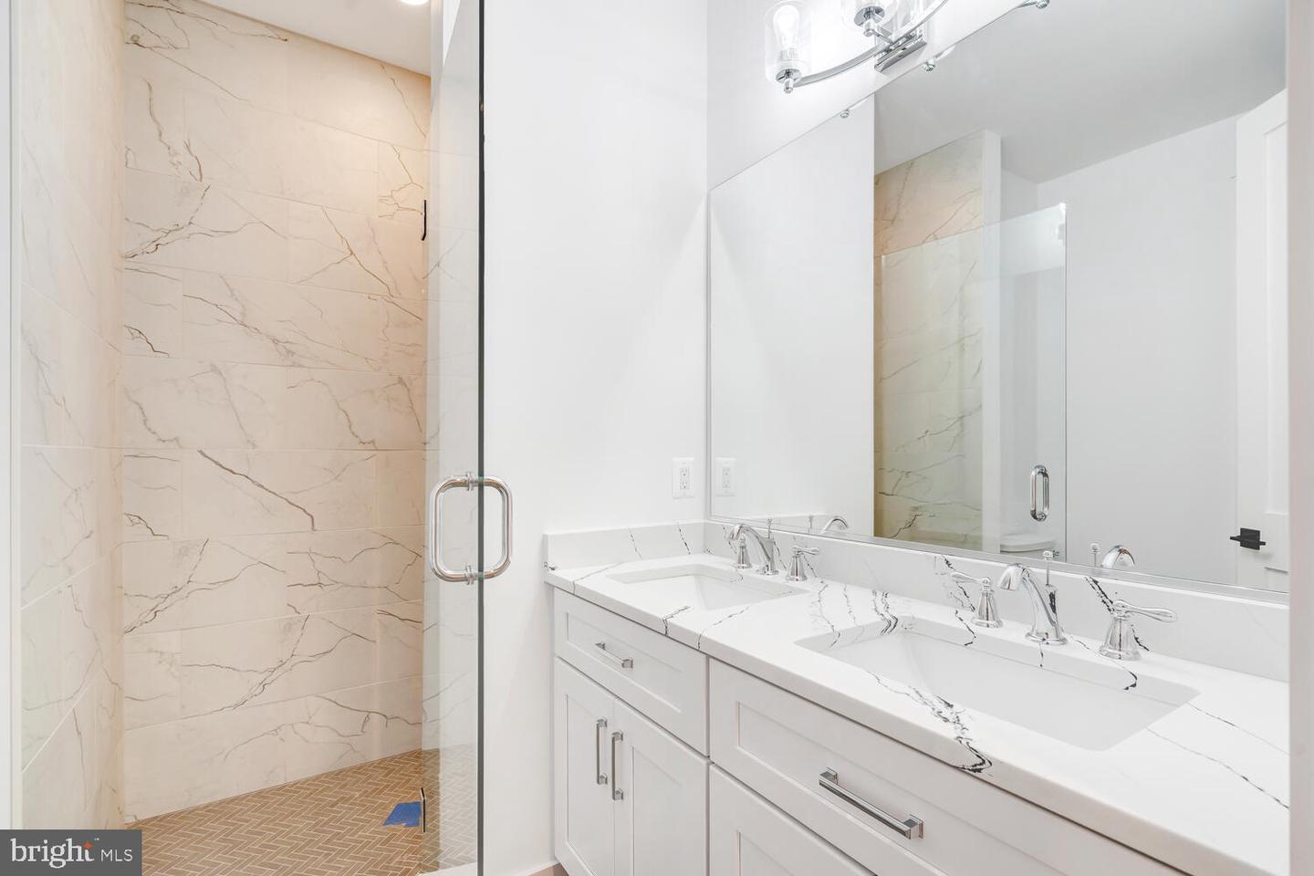 13711 JOYCE RD, WOODBRIDGE, Virginia 22191, 3 Bedrooms Bedrooms, ,3 BathroomsBathrooms,Residential,For sale,13711 JOYCE RD,VAPW2096042 MLS # VAPW2096042