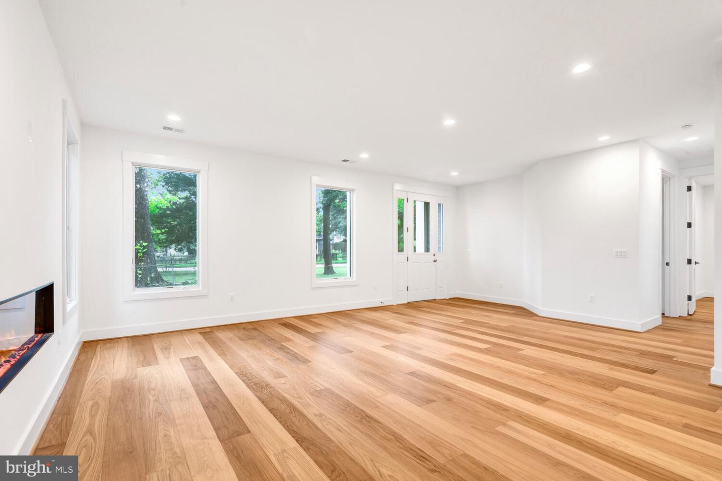 13711 JOYCE RD, WOODBRIDGE, Virginia 22191, 3 Bedrooms Bedrooms, ,3 BathroomsBathrooms,Residential,For sale,13711 JOYCE RD,VAPW2096042 MLS # VAPW2096042