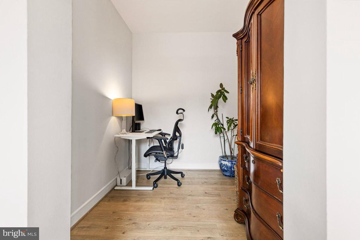 625 SLATERS LN #401, ALEXANDRIA, Virginia 22314, 1 Bedroom Bedrooms, ,1 BathroomBathrooms,Residential,For sale,625 SLATERS LN #401,VAAX2046266 MLS # VAAX2046266