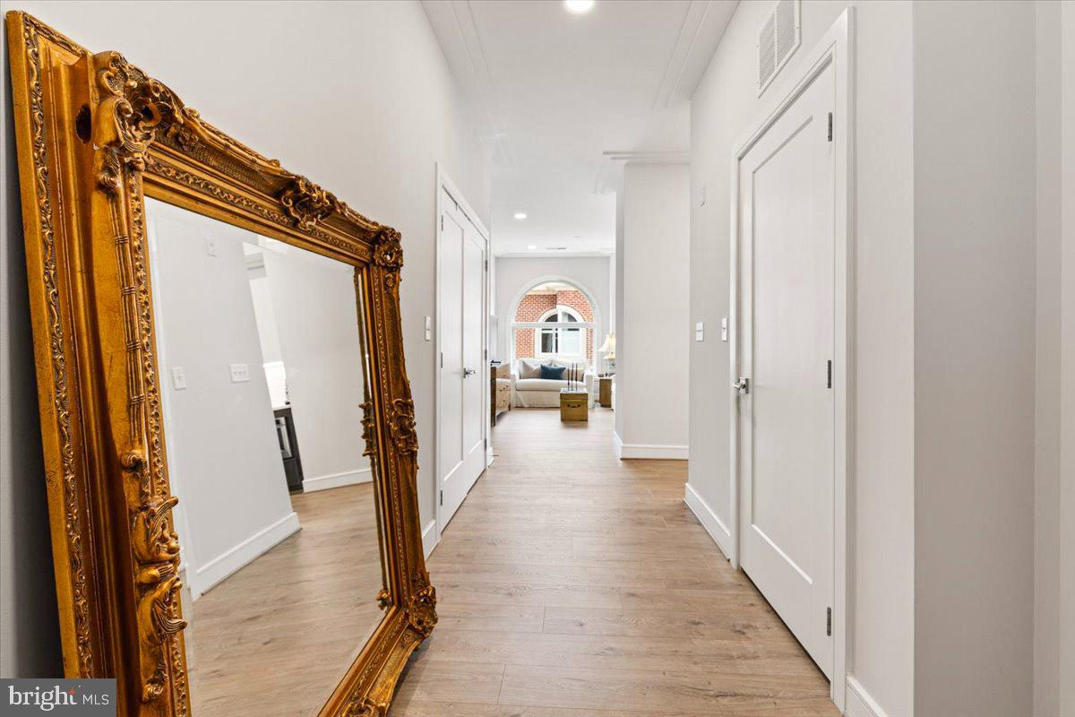 625 SLATERS LN #401, ALEXANDRIA, Virginia 22314, 1 Bedroom Bedrooms, ,1 BathroomBathrooms,Residential,For sale,625 SLATERS LN #401,VAAX2046266 MLS # VAAX2046266