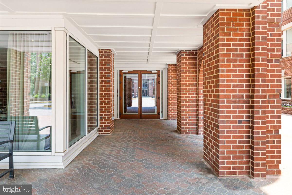 625 SLATERS LN #401, ALEXANDRIA, Virginia 22314, 1 Bedroom Bedrooms, ,1 BathroomBathrooms,Residential,For sale,625 SLATERS LN #401,VAAX2046266 MLS # VAAX2046266