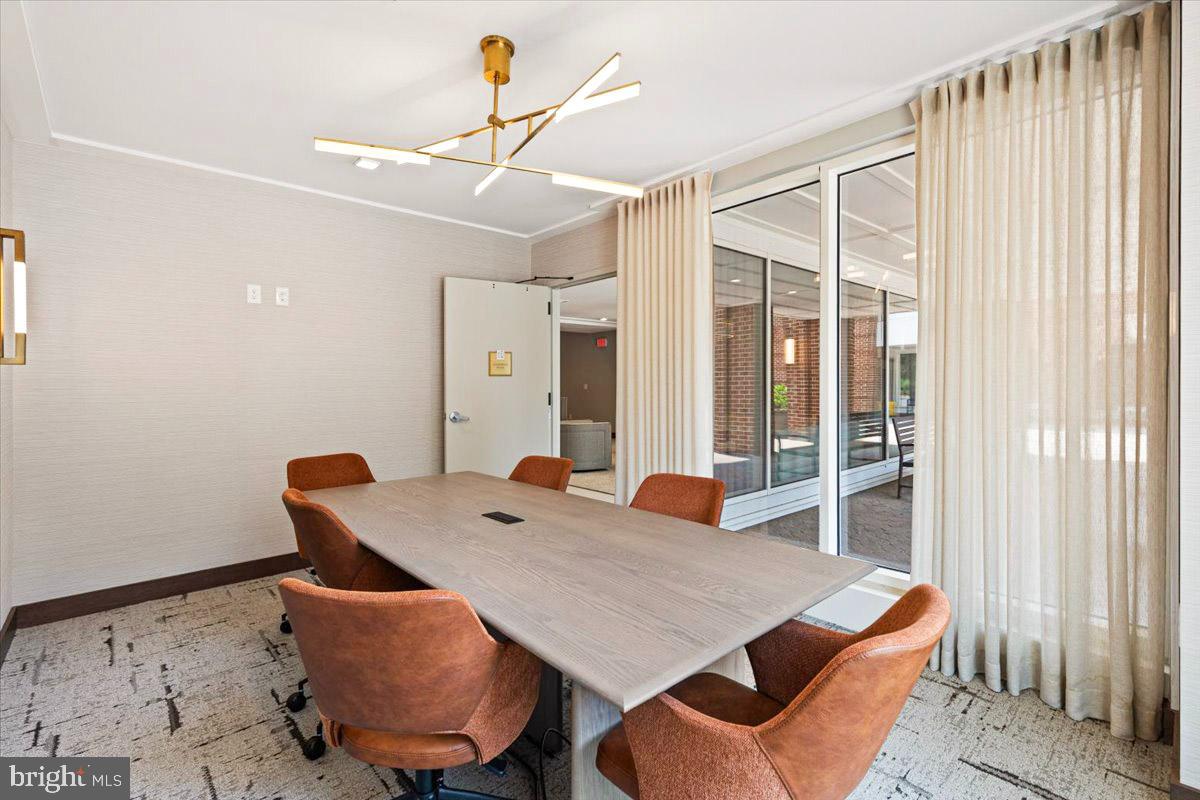 625 SLATERS LN #401, ALEXANDRIA, Virginia 22314, 1 Bedroom Bedrooms, ,1 BathroomBathrooms,Residential,For sale,625 SLATERS LN #401,VAAX2046266 MLS # VAAX2046266