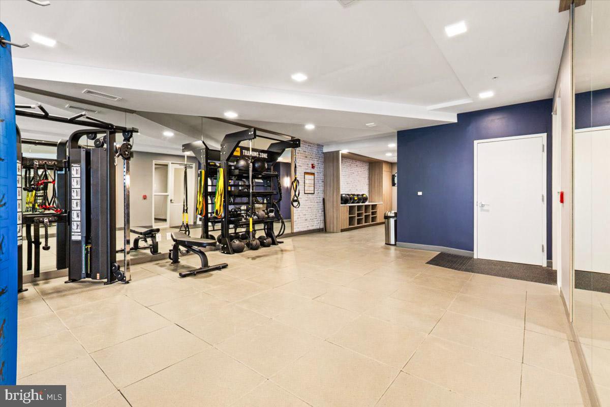 625 SLATERS LN #401, ALEXANDRIA, Virginia 22314, 1 Bedroom Bedrooms, ,1 BathroomBathrooms,Residential,For sale,625 SLATERS LN #401,VAAX2046266 MLS # VAAX2046266