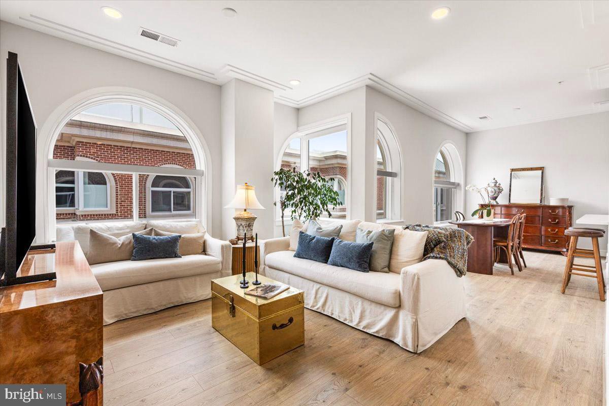 625 SLATERS LN #401, ALEXANDRIA, Virginia 22314, 1 Bedroom Bedrooms, ,1 BathroomBathrooms,Residential,For sale,625 SLATERS LN #401,VAAX2046266 MLS # VAAX2046266