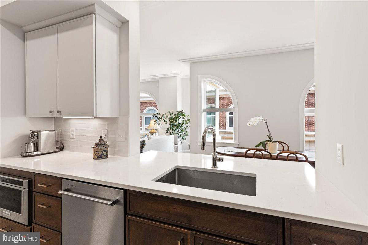 625 SLATERS LN #401, ALEXANDRIA, Virginia 22314, 1 Bedroom Bedrooms, ,1 BathroomBathrooms,Residential,For sale,625 SLATERS LN #401,VAAX2046266 MLS # VAAX2046266