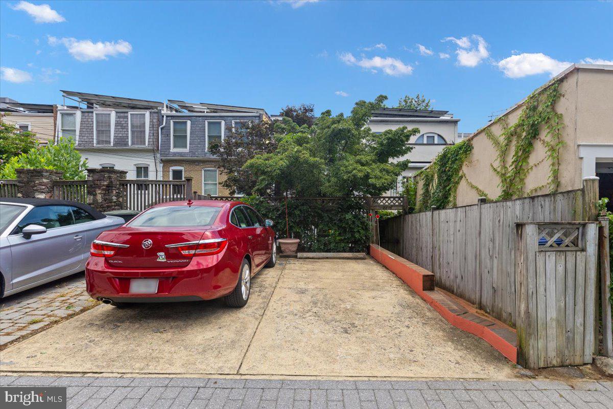 2816 27TH ST NW, WASHINGTON, District Of Columbia 20008, 4 Bedrooms Bedrooms, ,3 BathroomsBathrooms,Residential,For sale,2816 27TH ST NW,DCDC2207582 MLS # DCDC2207582