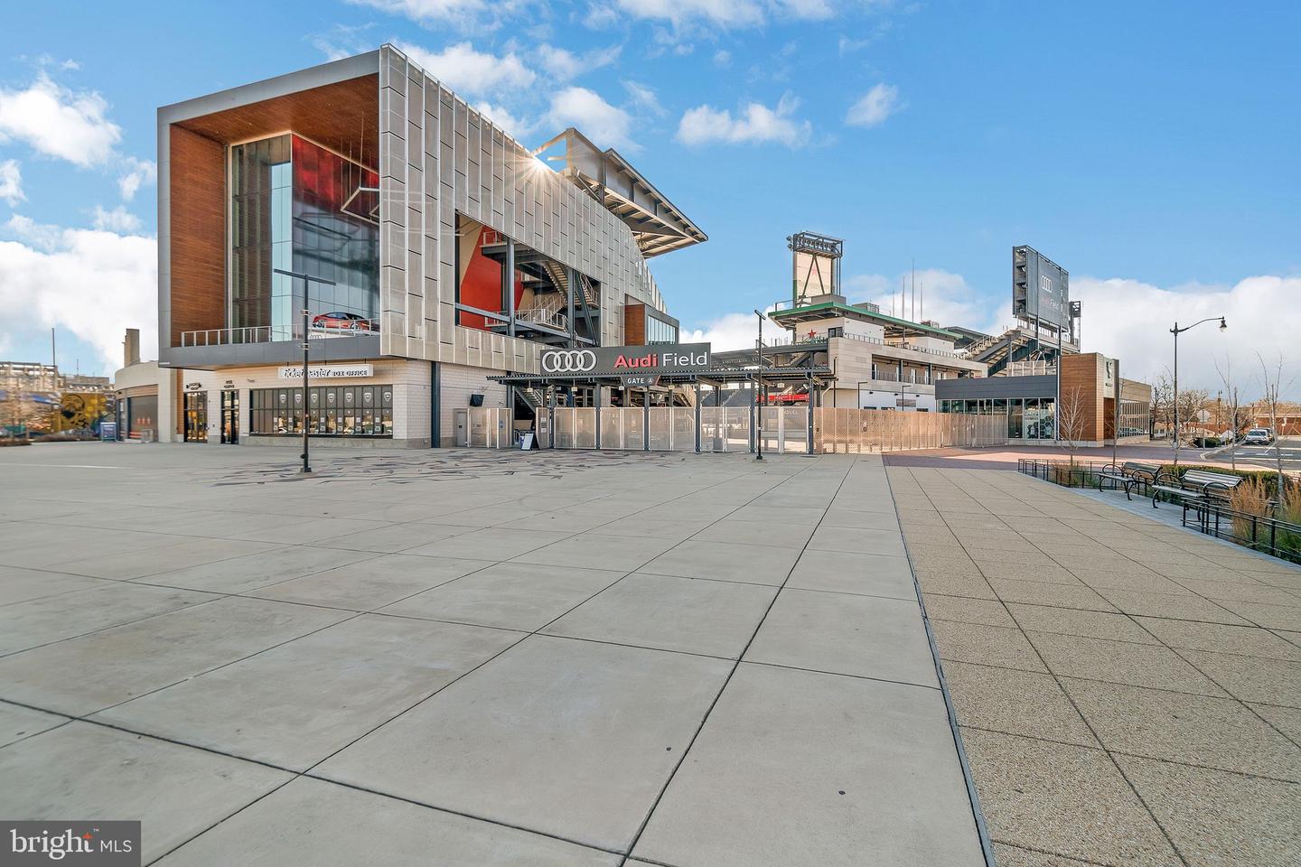 1515 1ST ST SW, WASHINGTON, District Of Columbia 20024, 3 Bedrooms Bedrooms, ,2 BathroomsBathrooms,Residential,For sale,1515 1ST ST SW,DCDC2214208 MLS # DCDC2214208