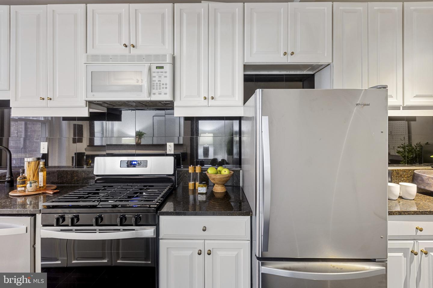 1332 15TH ST NW #2, WASHINGTON, District Of Columbia 20005, 2 Bedrooms Bedrooms, ,1 BathroomBathrooms,Residential,For sale,1332 15TH ST NW #2,DCDC2215152 MLS # DCDC2215152