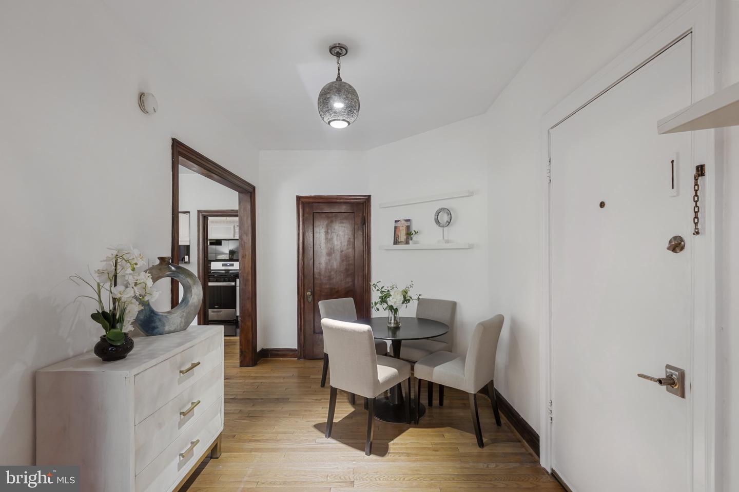 1332 15TH ST NW #2, WASHINGTON, District Of Columbia 20005, 2 Bedrooms Bedrooms, ,1 BathroomBathrooms,Residential,For sale,1332 15TH ST NW #2,DCDC2215152 MLS # DCDC2215152